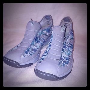 Jambu water shoes size 7.5M